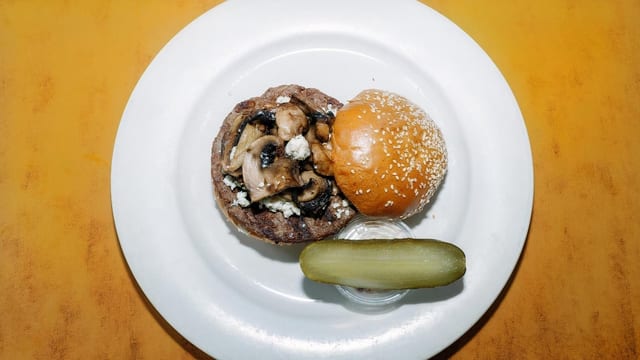 Bleu Burger.